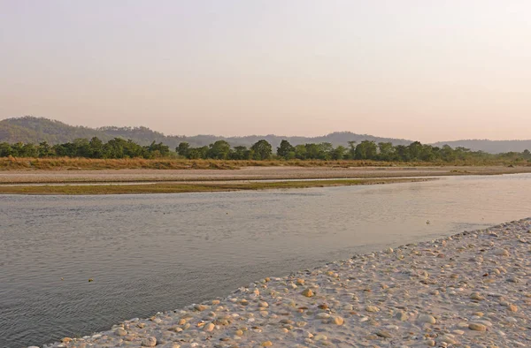 Тихая река Непала — стоковое фото