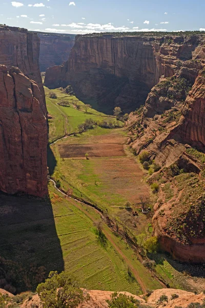 Morgonljus i en Red Rock Canyon — Stockfoto