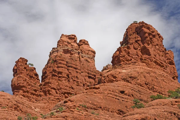 青空赤い岩の尖塔 — ストック写真