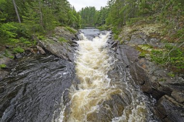 North Woods kanyonda nehir kesme
