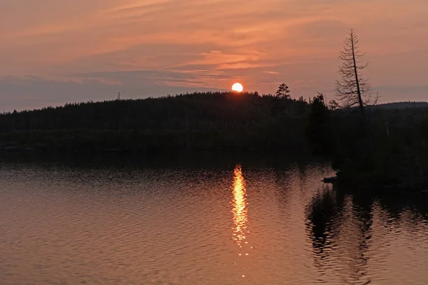 Oranje Water en lucht bij zonsondergang — Stockfoto