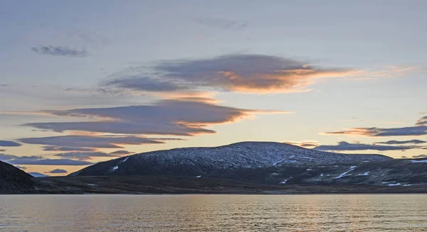 Coucher de soleil dans l'Extrême-Arctique — Photo