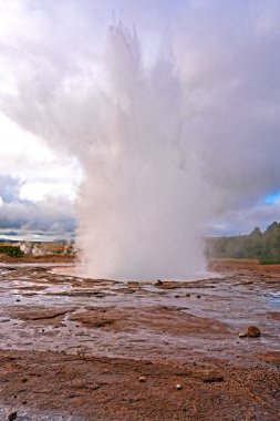 Dramatik Gayzer Termal Havzada Patlıyor