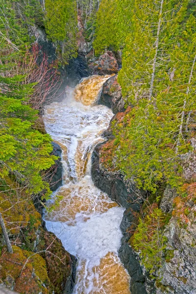 Cachoeiras Pothole em um abismo rochoso — Fotografia de Stock