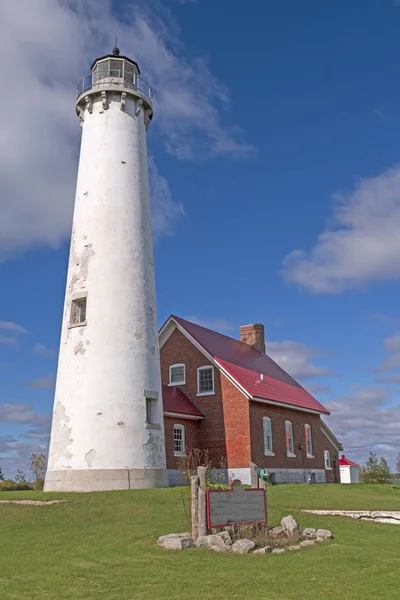 Old Lighthouse Standing Proudly — Stock Photo, Image