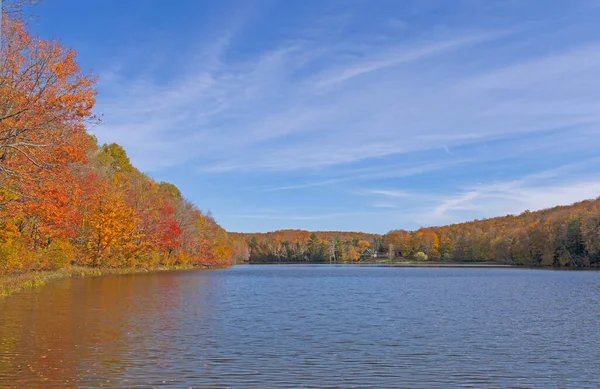 Klidné Jezero Slunném Podzimním Dni Přírodní Rezervaci Louis Groen Michiganu — Stock fotografie