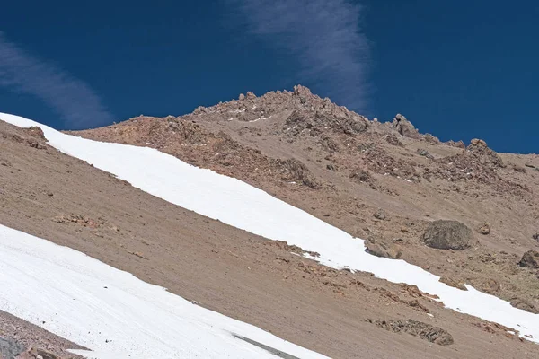 Schnee Und Kahler Fels Auf Einem Berg Vulkan Nationalpark Lassen — Stockfoto