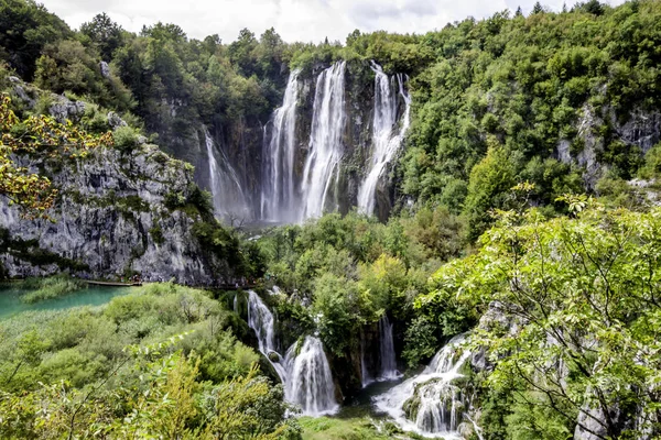 Waterfall at Plitvice — Stock Photo, Image