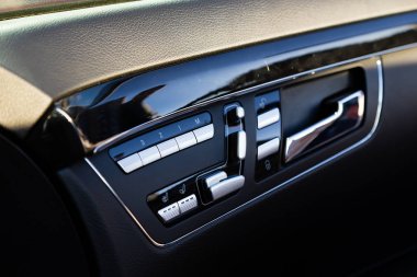 İç (Designo) kullanılan Mercedes-Benz S-Class S350 uzun (W221