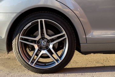Kullanılan Mercedes-Benz S-Class S350 uzun (W221) araba kürsüye bir stree