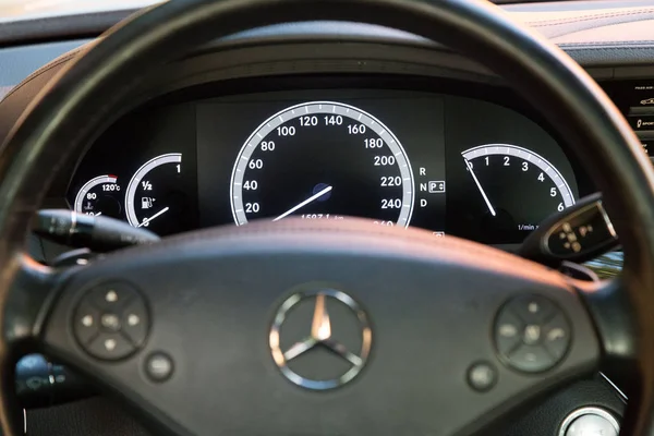 İç (Designo) kullanılan Mercedes-Benz S-Class S350 uzun (W221