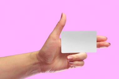 Sol el boş beyaz kartı Mock-up tutun. Sim cep plastik Nfc akıllı etiket arama kartı sahte şablon. Kredi Namecard veya taşıma bilet. Noel mağaza sadakati hediye indirim. Kopya alanı.