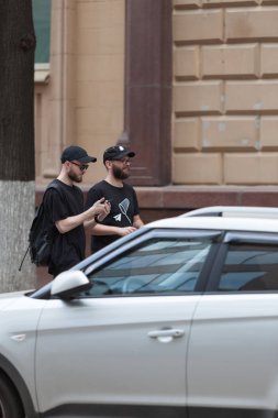 Moskova, Rusya - 30 Nisan 2018: Telgraf protestocular t-shirt üzerine imzalayın. Rusya'da telgraf app engelleme karşı bir miting Sakharov cadde üzerinde. Internet sansürü karşı