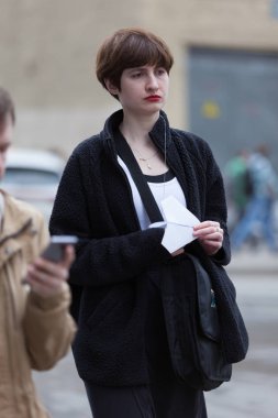 Moskova, Rusya - 30 Nisan 2018: Protestocular kağıt uçaklar ile. Rusya'da telgraf app engelleme karşı bir miting Sakharov cadde üzerinde. Internet sansürü karşı