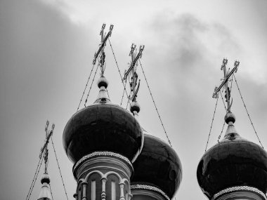 Bolvanovka 'daki St. Nicholas Kilisesi' nin kubbeleri. 1632 'de, St. Nicholas ahşap kilisesi Bolvanovka' da inşa edildi. 1702-1712 yılları arasında yerini taş tapınak aldı. Siyah ve beyaz çekim