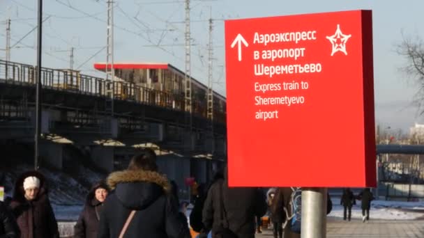 Piros jelzés mutató Aeroexpress Sheremetyevo repülőtér — Stock videók