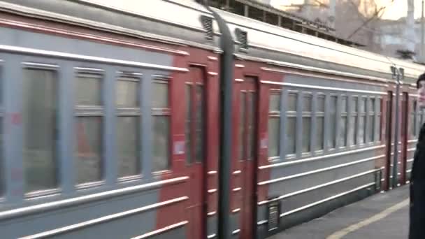 El tren sale de la plataforma de la estación Begovaya del MCD — Vídeo de stock