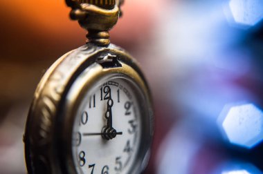 arka plan üzerinde yeni yıl saat