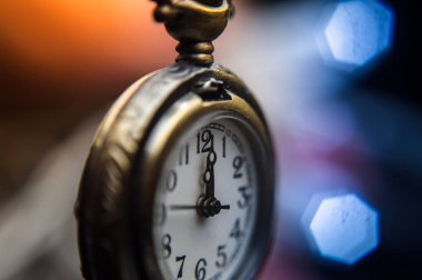 arka plan üzerinde yeni yıl saat