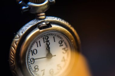 arka plan üzerinde yeni yıl saat