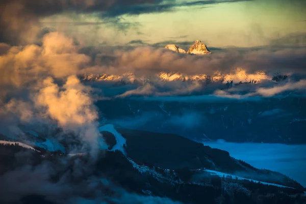 奥地利Kaprun山脉滑雪胜地-- --自然和体育背景 — 图库照片