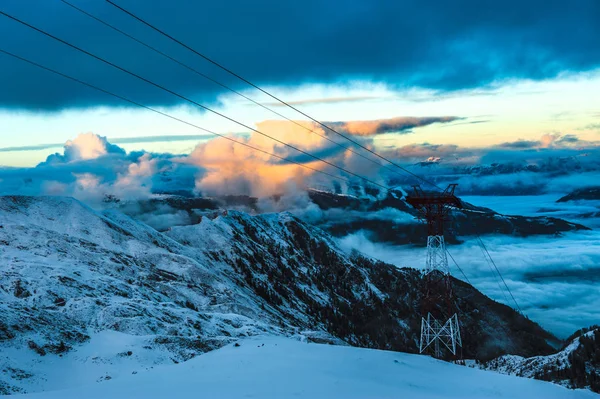 Berg skidort Kaprun Österrike - natur och sport bakgrund — Stockfoto