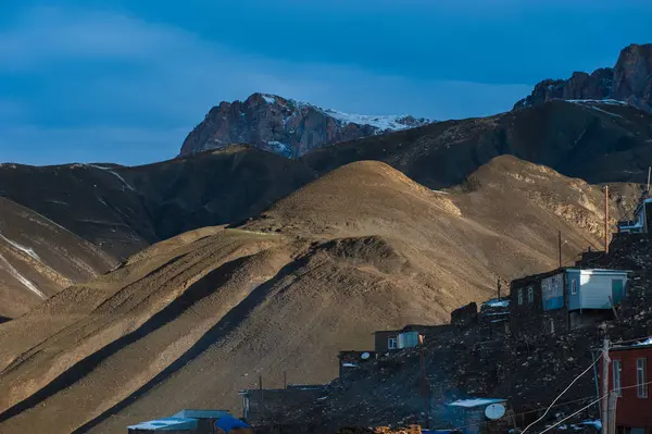 Antik yerleşimin dağlarda, Xinaliq, Azerbaycan