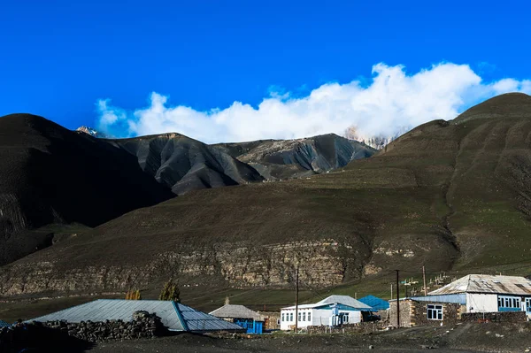 Antiga povoação nas montanhas, Xinaliq, Azerbaijão — Fotografia de Stock