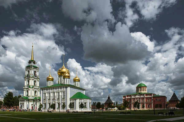 Uspensky kathedraal en de toren van het kremlin tula — Stockfoto