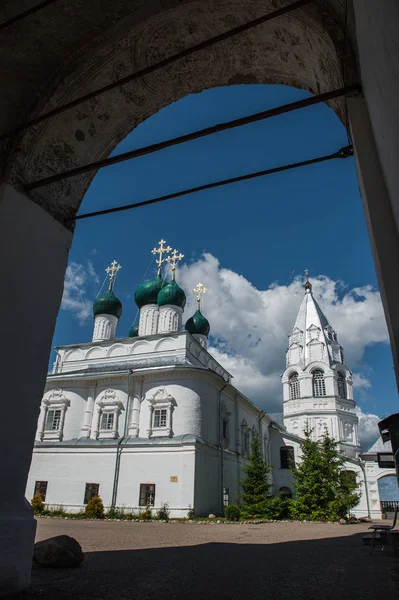 Pereslavl-Zalessky ville. Monastère Nikitsky. L'un des plus anciens de Ru — Photo