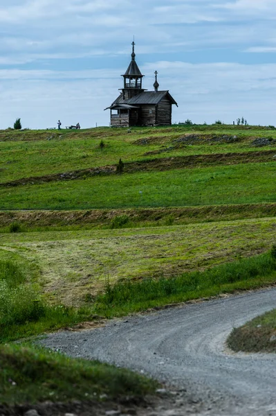 Isla Kizhi, Rusia. Antigua arquitectura religiosa de madera — Foto de Stock