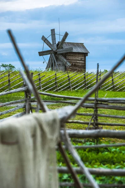 Kizhi Adası, Rusya. Eski ahşap dini mimari