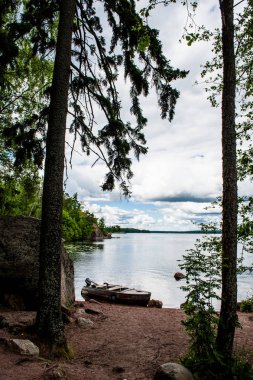 Yaz Peyzaj Park şehir Vyborg Rusya'da yakınındaki Monrepo