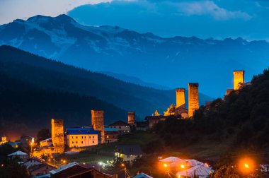 Svanlar Mestia, Svaneti bölgesi, Georgia kuleleri.