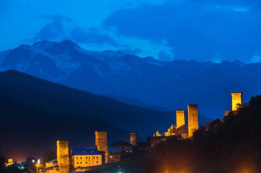 Svanlar Mestia, Svaneti bölgesi, Georgia kuleleri.