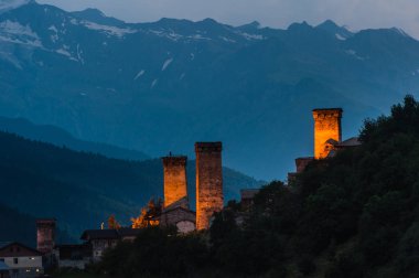 Svanlar Mestia, Svaneti bölgesi, Georgia kuleleri.
