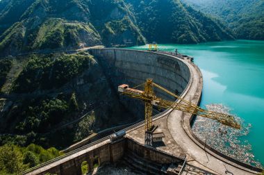 Enguri barajı, hidroelektrik santrali.