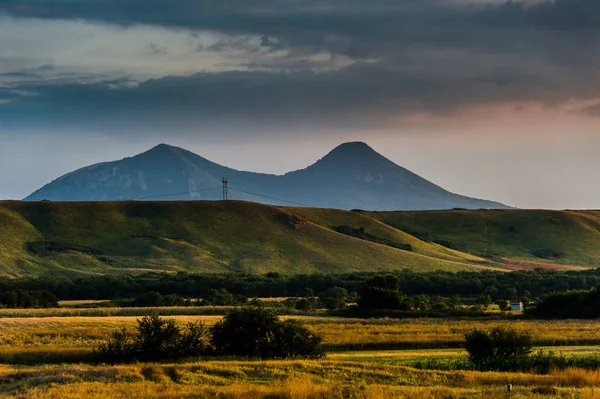 View of the mount Beshtau in Mineral Whater — Stock Photo, Image