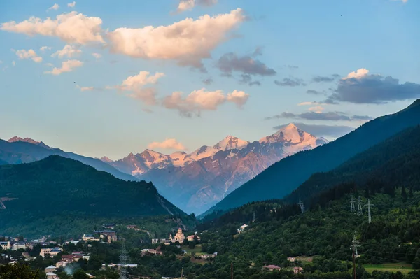 Torres Svan en Mestia, región de Svaneti, Georgia — Foto de Stock