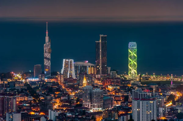 Ciudad nocturna de Batumi, Arquitectura Urbana Moderna Imagen De Stock