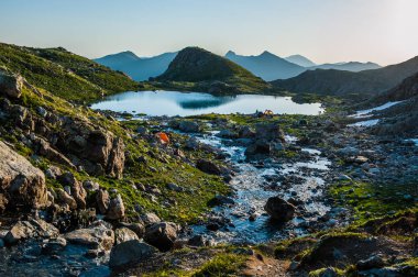 Kayaların, Arhyz, Rusya Federasyonu arasındaki dağ gölü