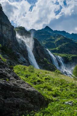 Arkhyz güzel yaz manzarada