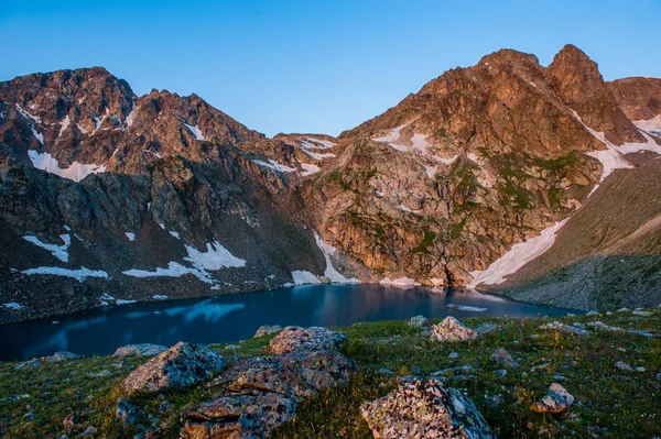 Kayaların, Arhyz, Rusya Federasyonu arasındaki dağ gölü