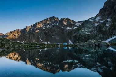 Kayaların, Arhyz, Rusya Federasyonu arasındaki dağ gölü
