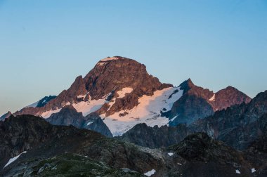 Arkhyz güzel yaz manzarada