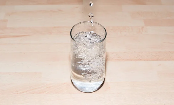 Wasser im Glas — Stockfoto