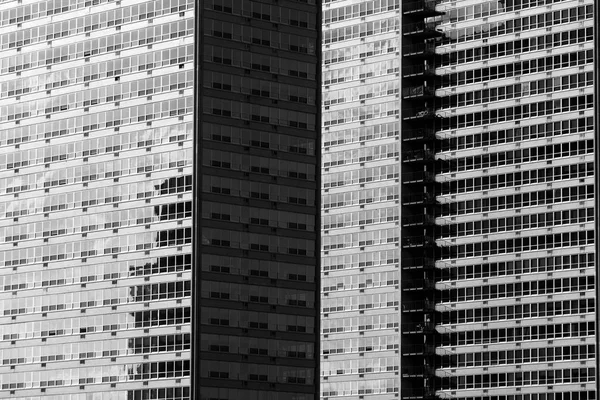Edificio de apartamentos —  Fotos de Stock