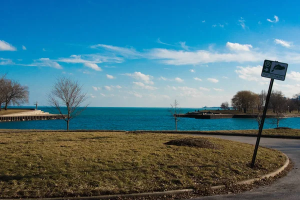 Parque en un lago de Michigan — Foto de Stock