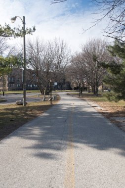 Kaldırım bir parkta