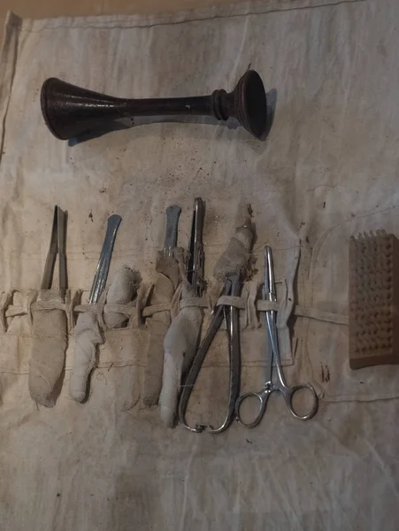 Instrumentos médicos antigos — Fotografia de Stock